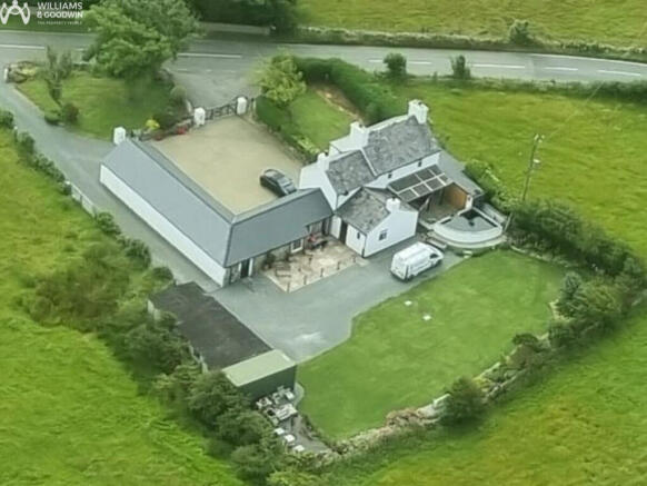 4 bed property, in Carmel, £535,000