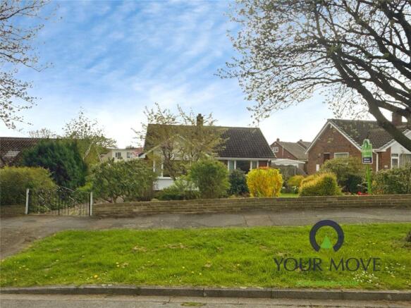 2 bed property, in Green Spring Avenue, £225,000