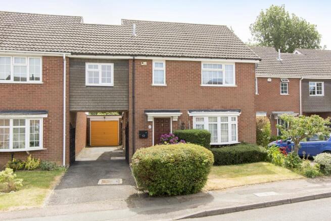 4 bed property, in St. Catharines Way, £350,000
