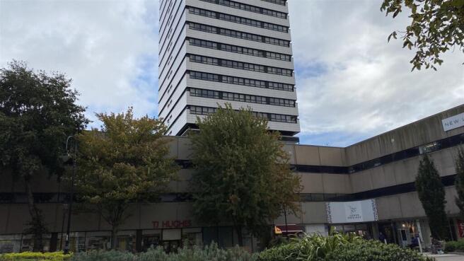 1 bed property, in The Precinct, £85,000