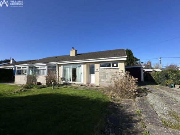 2 bed property, in Maes Y Ffynnon, £175,000