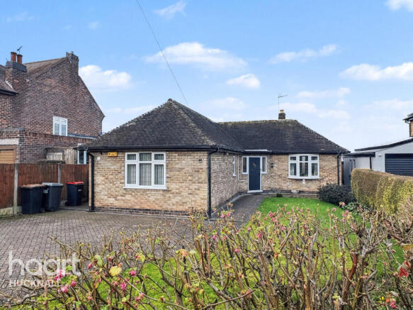 2 bed property, in Whyburn Lane, £375,000