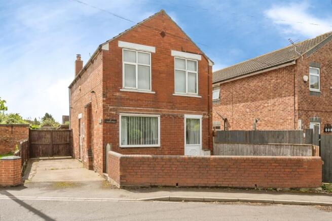 3 bed property, in Field Road, £150,000