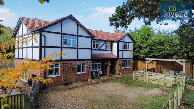 5 bed property, in Carlton Road, £575,000