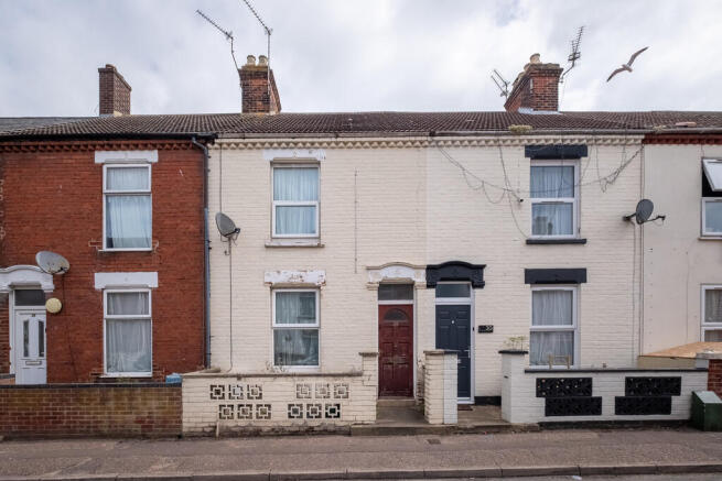 3 bed property, in Cobholm, £110,000