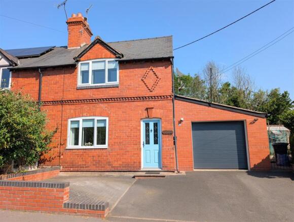 3 bed property, in Westlea, £275,000