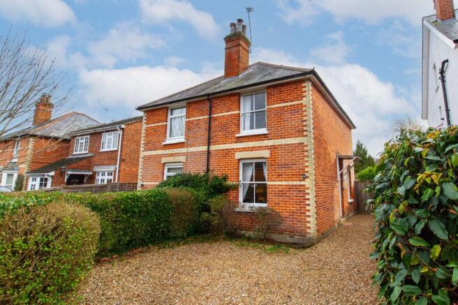 3 bed property, in Wellington Avenue, £575,000