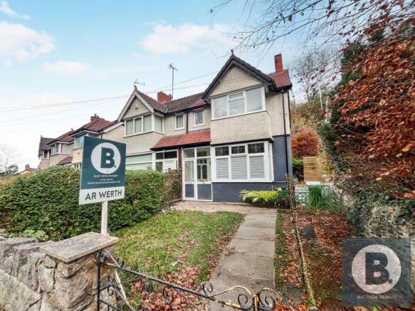 3 bed property, in Coed Coch Road, £270,000
