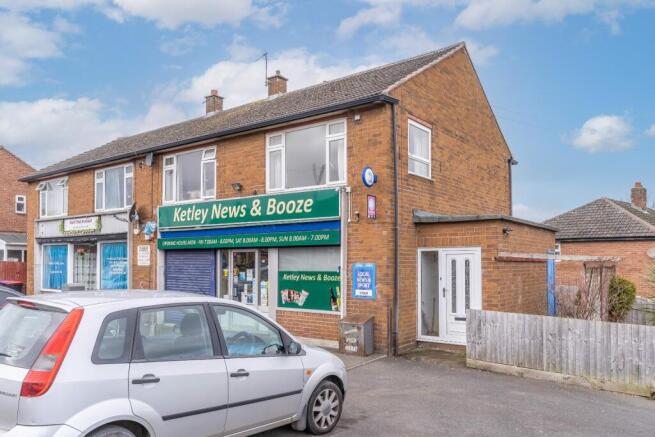 2 bed property, in Copperbeech Road, £90,000