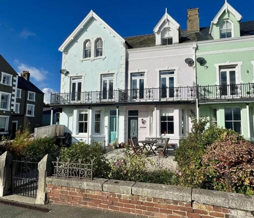 4 bed property, in West End, £795,000
