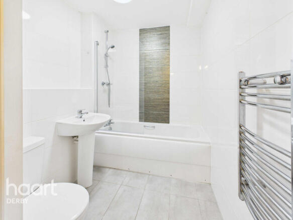 2 bed property, in Friar Gate, £140,000