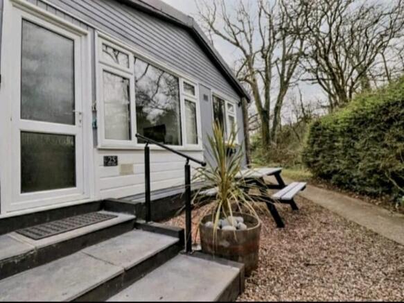 2 bed property, in Penstowe Park, £32,500