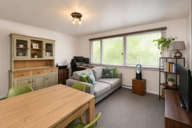 1 bed property, in Livingstone Walk, £175,000