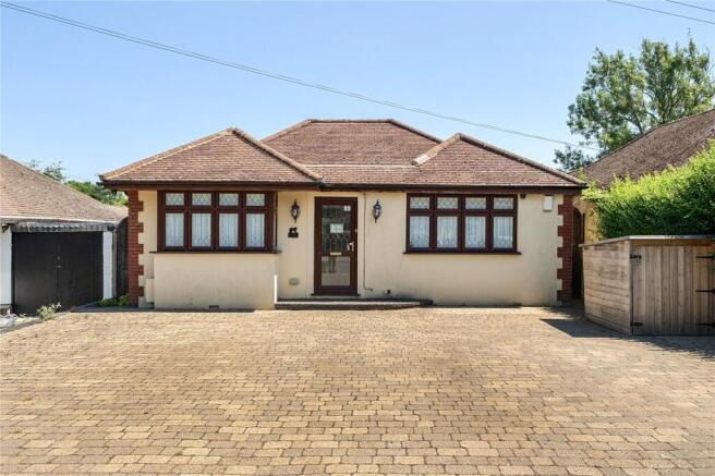 3 bed property, in Old Tye Avenue, £600,000