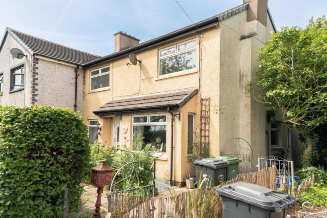 3 bed property, in Priory Road, £285,000