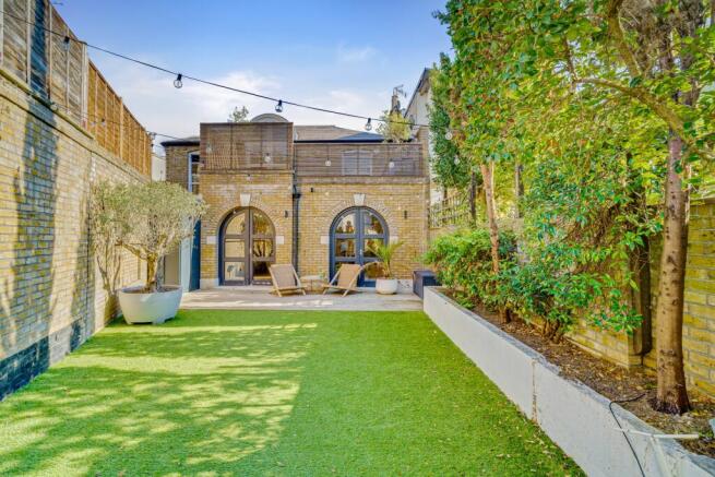 3 bed property, in Coach House, £1,475,000