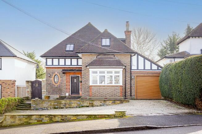 4 bed property, in Beechwood Road, £950,000