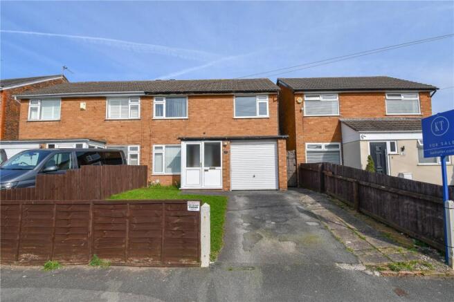 3 bed property, in Barnston Lane, £200,000