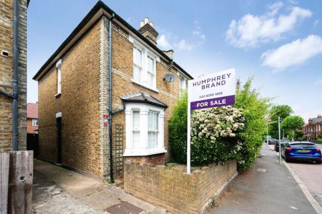 2 bed property, in Villiers Road, £700,000