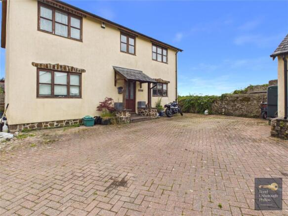 4 bed property, in Shebbear, £400,000
