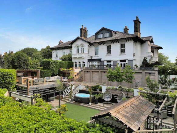 5 bed property, in Woodbrook Road, £1,250,000