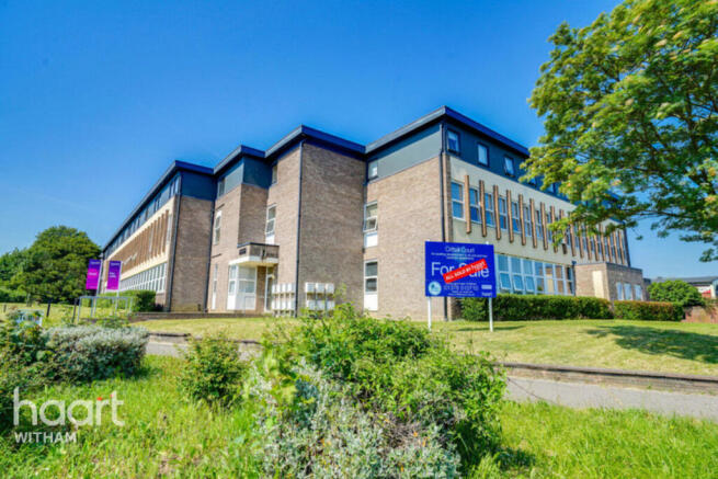 1 bed property, in Crittall Road, £130,000