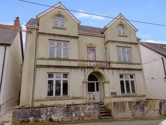 6 bed property, in Cartrefle, £165,000