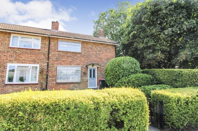 3 bed property, in Ashdown Drive, £300,000