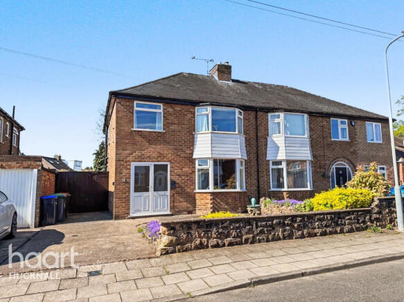 3 bed property, in Leabrook Gardens, £230,000