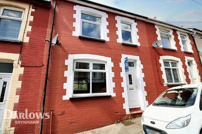 3 bed property, in Richmond Road, £145,000