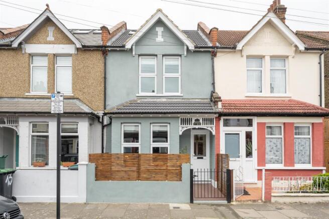 4 bed property, in Carew Road, £700,000