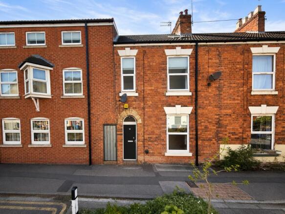 7 bed property, in Princes Road, £240,000
