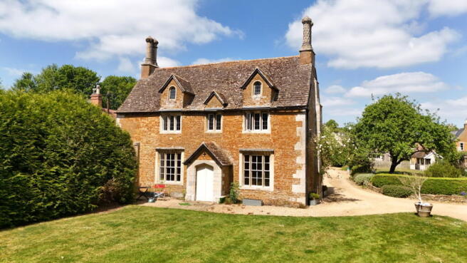 6 bed property, in Chapel Lane, £1,370,000