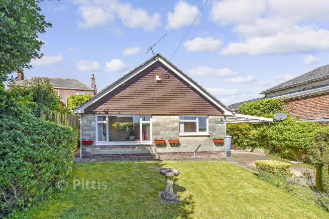 3 bed property, in Wrax Road, £280,000