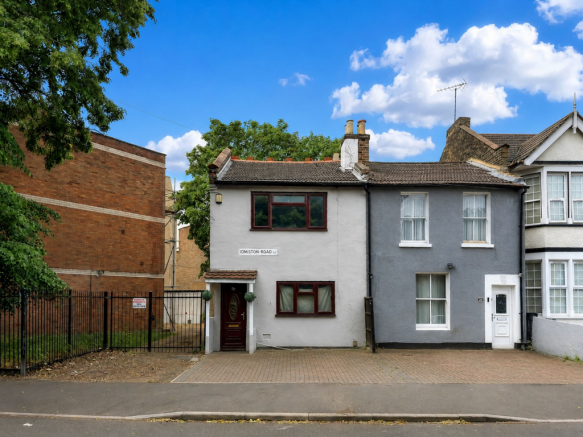 3 bed property, in Idmiston Road, £500,000