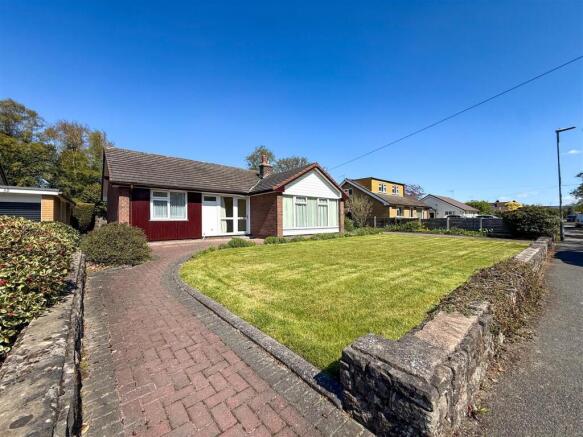 3 bed property, in Sandbach Road, £400,000