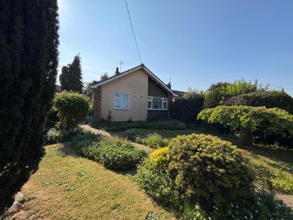 2 bed property, in 9 The Uplands, £180,000
