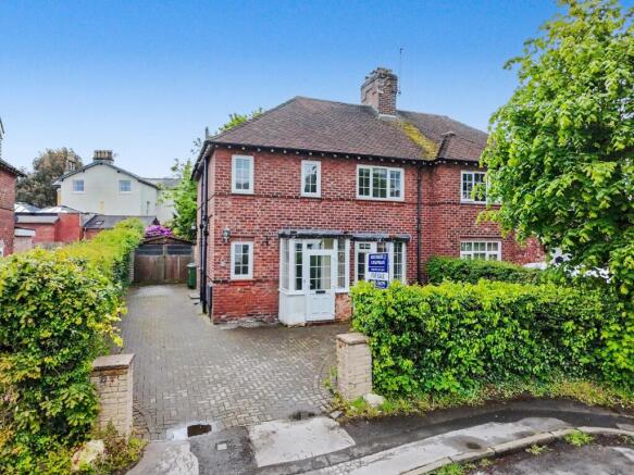 3 bed property, in Crescent Road, £499,950