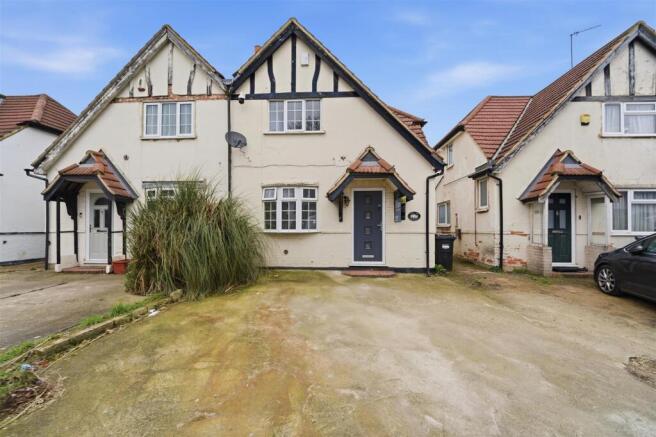 2 bed property, in The Crossways, £525,000