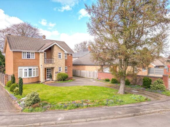 4 bed property, in Mill Close, £515,000