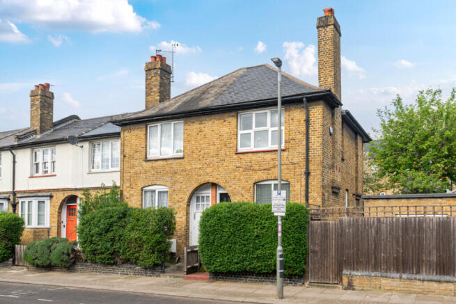 2 bed property, in Coteford Street, £625,000