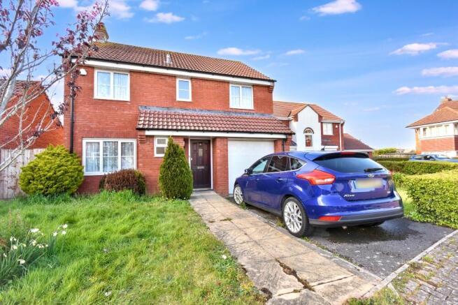 4 bed property, in King Alfred Close, £350,000