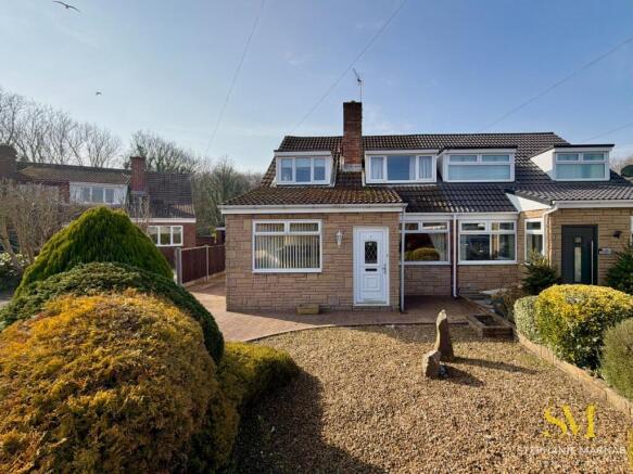 4 bed property, in Ash Grove, £325,000