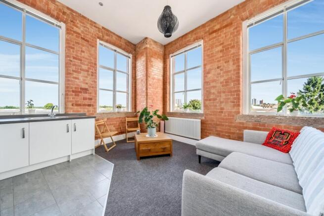 1 bed property, in Wheatsheaf Court, £130,000