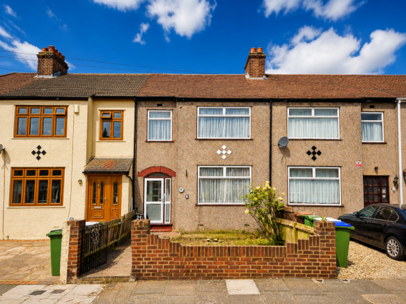 2 bed property, in 21 Powys Close, £150,000