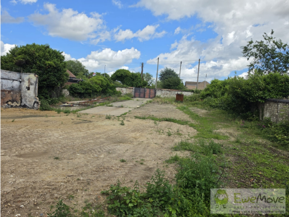 Land, in Land, £300,000