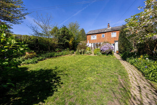 3 bed property, in Heathfield Road, £550,000