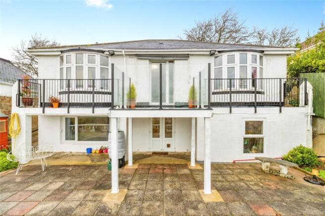 3 bed property, in Audley Avenue, £465,000