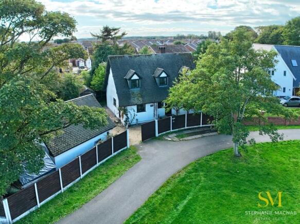 3 bed property, in Bills Lane, £500,000