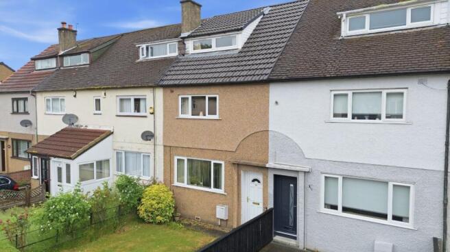 2 bed property, in Windsor Road, £140,000